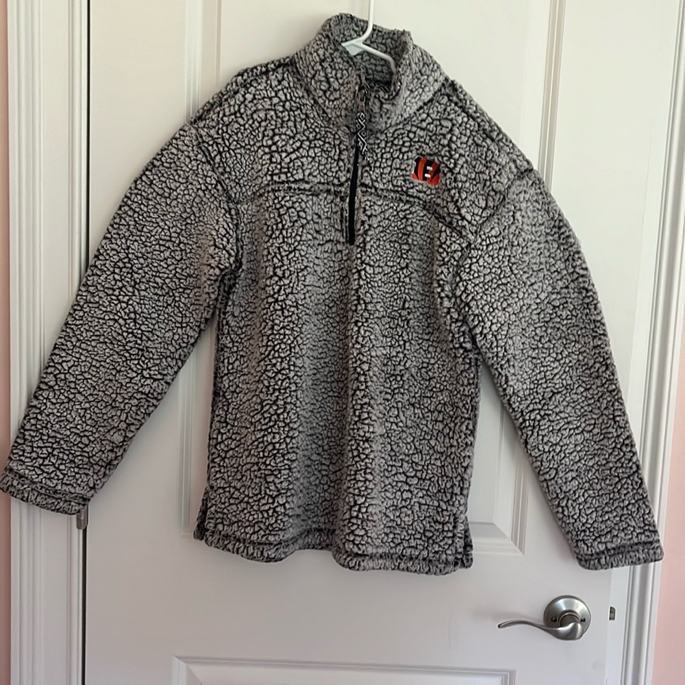 Women’s fluffy bengles NFL sweater